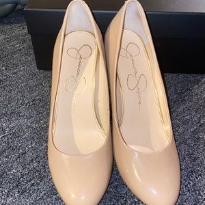 Jessica Simpson Nude pumps
